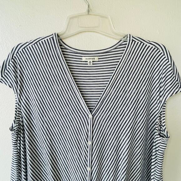 Max Studio Size 2X striped Knit top blue white - Picture 3 of 9